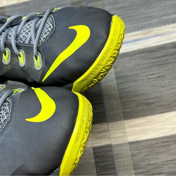 Nike Men’s Zoom Soldier LeBron VIII 8 Basketball Sneakers 653641-070 Size 13 - Picture 7 of 17